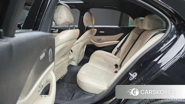 Mercedes-Benz E-Class W213 2022 Черный из Кореи, фото 2