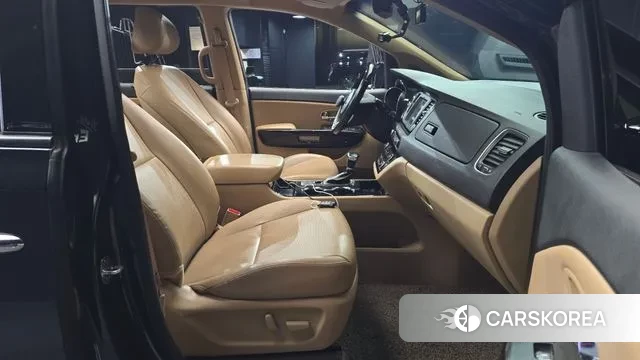 Kia The New Carnival 2019 Черный из Кореи, фото 2