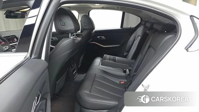 BMW 3 Series (G20) 2022 Белый из Кореи, фото 2