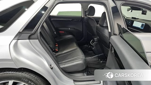 Hyundai Grandeur (GN7) 2023 Серебристо-серый из Кореи, фото 2