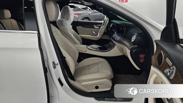 Mercedes-Benz E-Class W213 2021 Белый из Кореи, фото 2