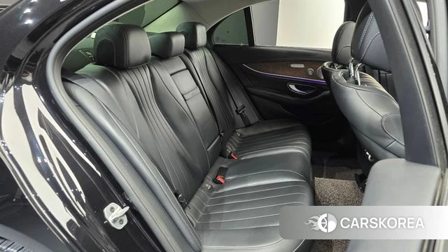Mercedes-Benz E-Class W213 2018 Черный из Кореи, фото 2