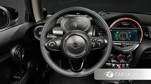 Mini Cooper 2021 Серебряный из Кореи, фото 2