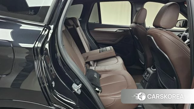 BMW X1 (F48) 2022 Черный из Кореи, фото 2