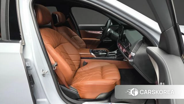 BMW 7 Series (G70) 2025 Серебристо-серый из Кореи, фото 2