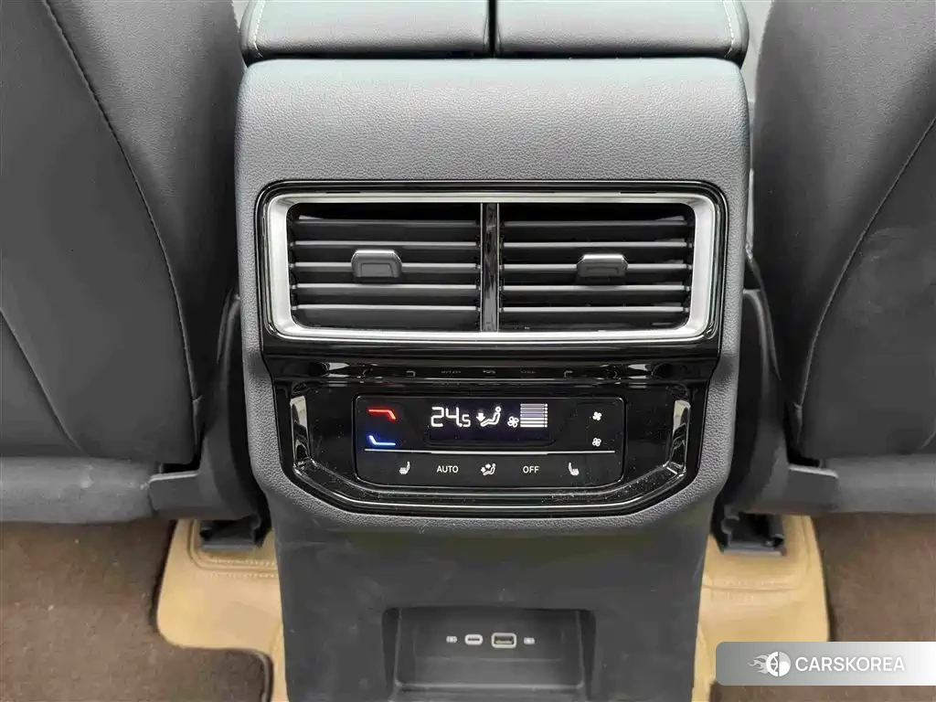 Volkswagen Touareg 2026 Черный из Китая, фото 2