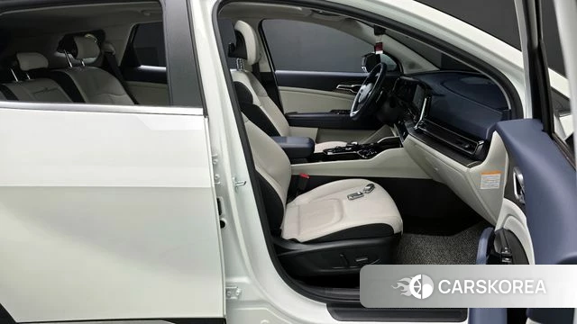 Kia Sportage 5th Generation Hybrid 2022 Белый из Кореи, фото 2