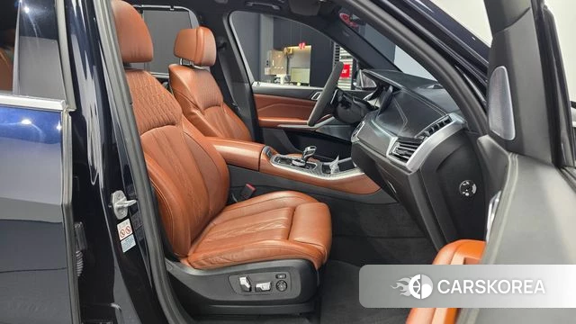 BMW X5 (G05) 2021 Черный из Кореи, фото 2