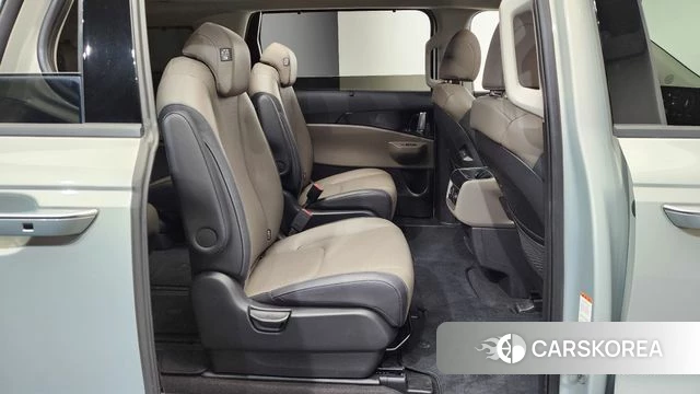 Kia The New Carnival 4th Generation 2024 Серебристо-серый из Кореи, фото 2