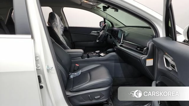 Kia Sportage 5th Generation Hybrid 2023 Белый из Кореи, фото 2