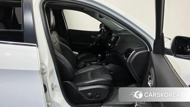 Jeep Cherokee (KL) 2021 Белый из Кореи, фото 2