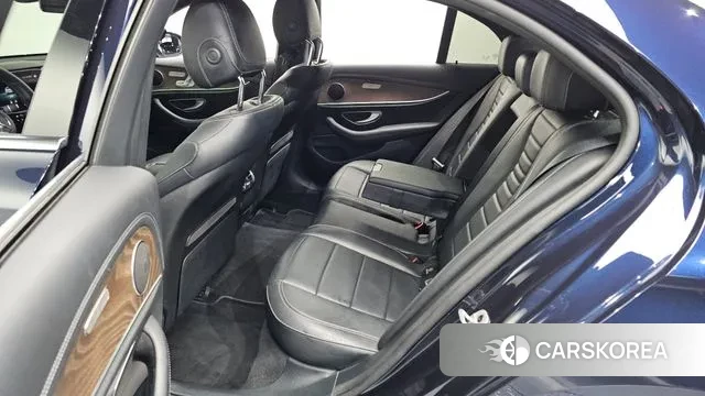 Mercedes-Benz E-Class W213 2022 Синий из Кореи, фото 2