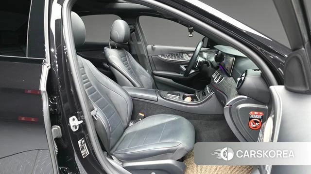 Mercedes-Benz E-Class W213 2023 Черный из Кореи, фото 2