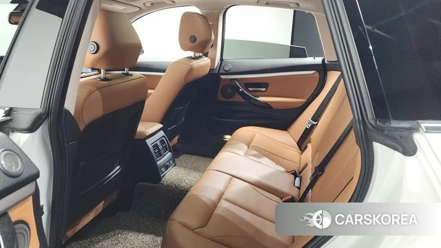 BMW 3 Series GT (F34) 2018 Белый из Кореи, фото 2
