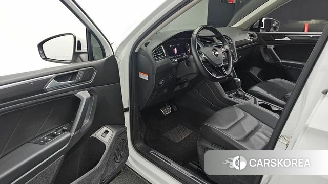 Volkswagen Tiguan Allspace 2020 Белый из Кореи, фото 2