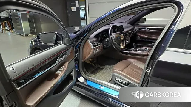 BMW 7 Series (G11) 2018 Черный из Кореи, фото 2