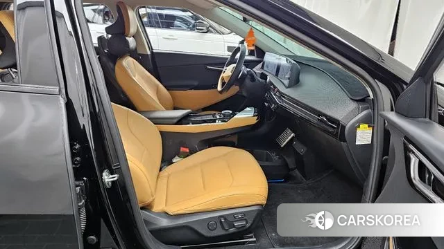 Kia EV6 2023 Черный из Кореи, фото 2