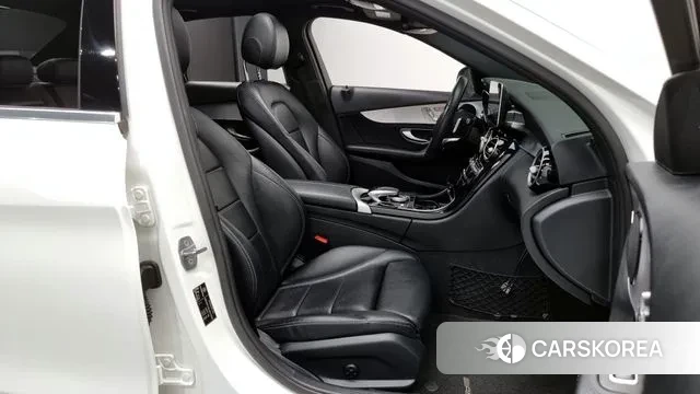 Mercedes-Benz C-Class W205 2018 Белый из Кореи, фото 2