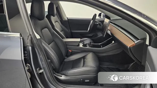 Tesla Model 3 2020 Серый из Кореи, фото 2