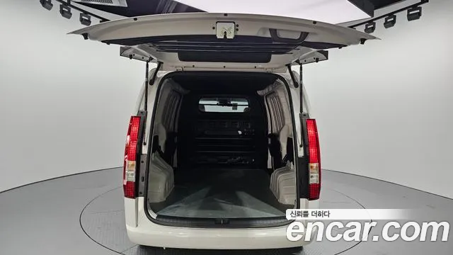 Hyundai Staria 2023 Белый из Кореи, фото 2