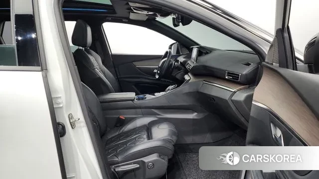 Peugeot 5008 second generation 2022 Белый из Кореи, фото 2