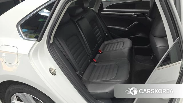 Volkswagen The New Passat 2018 Белый из Кореи, фото 2