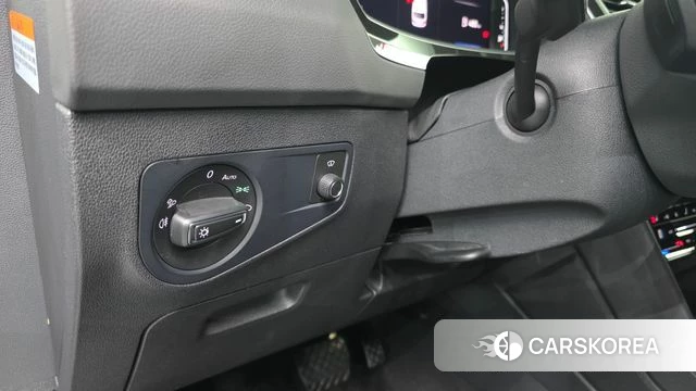 Volkswagen Tiguan second Generation 2022 Серебряный из Кореи, фото 2