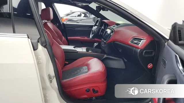 Maserati Ghibli 2019 Белый из Кореи, фото 2