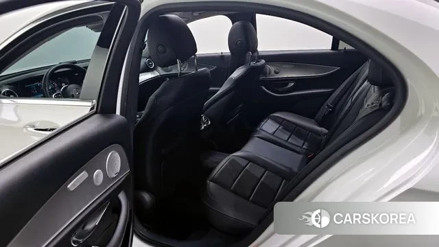 Mercedes-Benz E-Class W213 2019 Белый из Кореи, фото 2