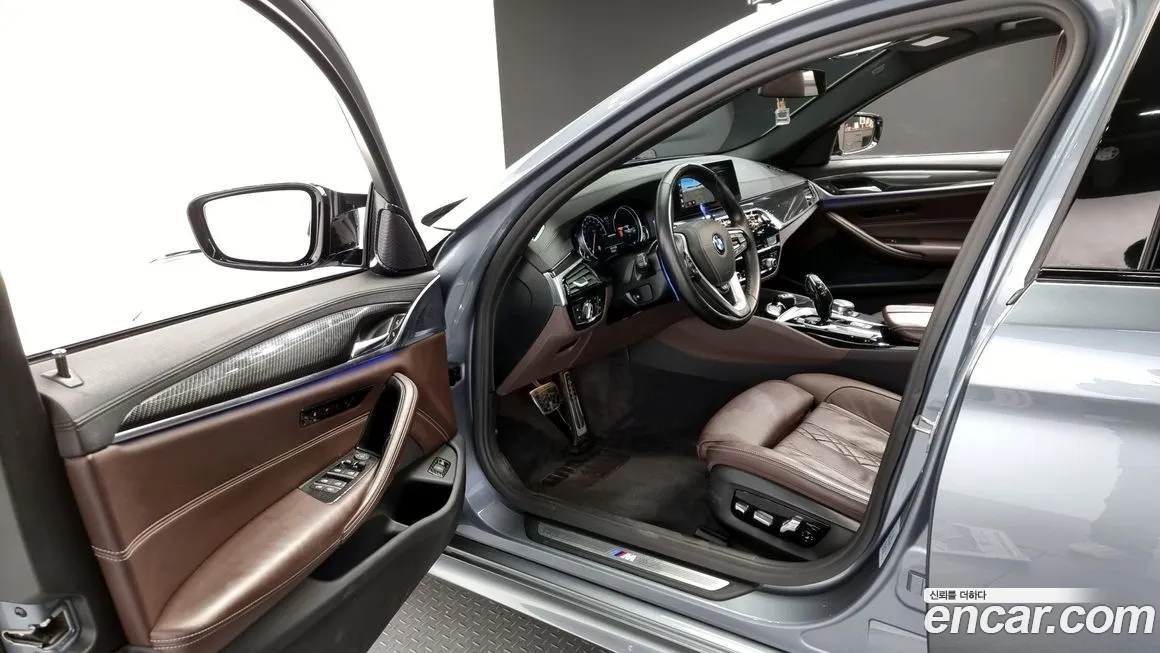 BMW 5 Series (G30) 2018 Серый из Кореи, фото 2