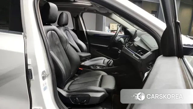 BMW X2 (F39) 2022 Белый из Кореи, фото 2