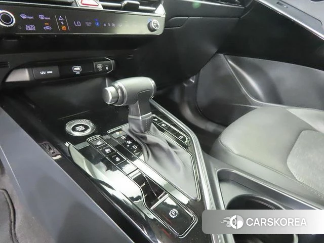 Kia Di Ol Nu Niro 2022 Темно-зеленый из Кореи, фото 2