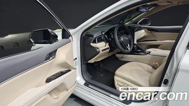 Toyota Camry (XV70) 2018 Белый из Кореи, фото 2