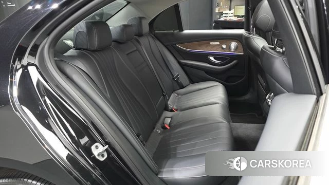 Mercedes-Benz E-Class W213 2020 Черный из Кореи, фото 2