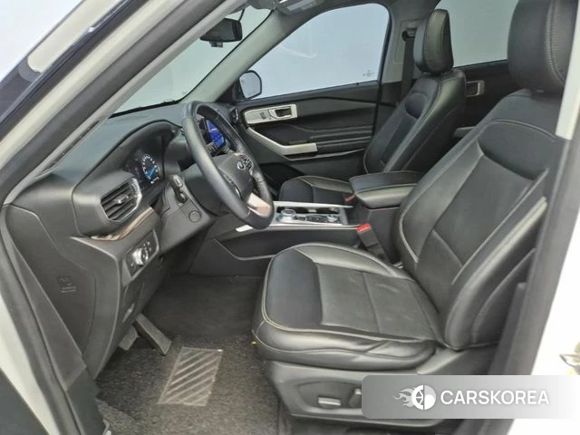 Ford Explorer 6th Generation 2021 Белый из Кореи, фото 2