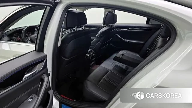 BMW 5 Series (G30) 2020 Белый из Кореи, фото 2