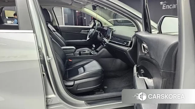 Kia Sportage 5th Generation 2022 Серебристо-серый из Кореи, фото 2