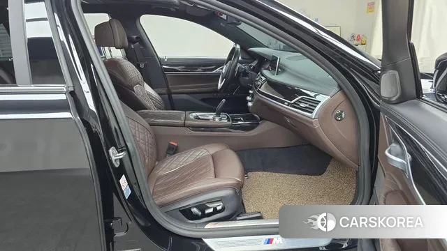 BMW 7 Series (G11) 2021 Черный из Кореи, фото 2