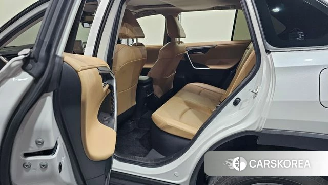 Toyota RAV4 5th Generation 2023 Белый из Кореи, фото 2
