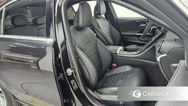 Mercedes-Benz C-Class W206 2024 Черный из Кореи, фото 2