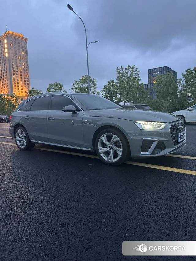 Audi A4 (import) 2021 Темно-серый из Китая, фото 2