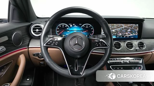 Mercedes-Benz E-Class W213 2023 Белый из Кореи, фото 2