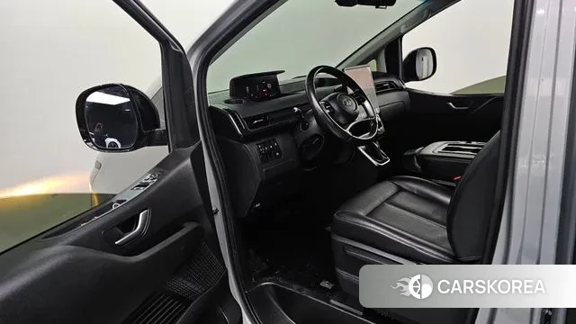 Hyundai Staria 2023 Серебряный из Кореи, фото 2