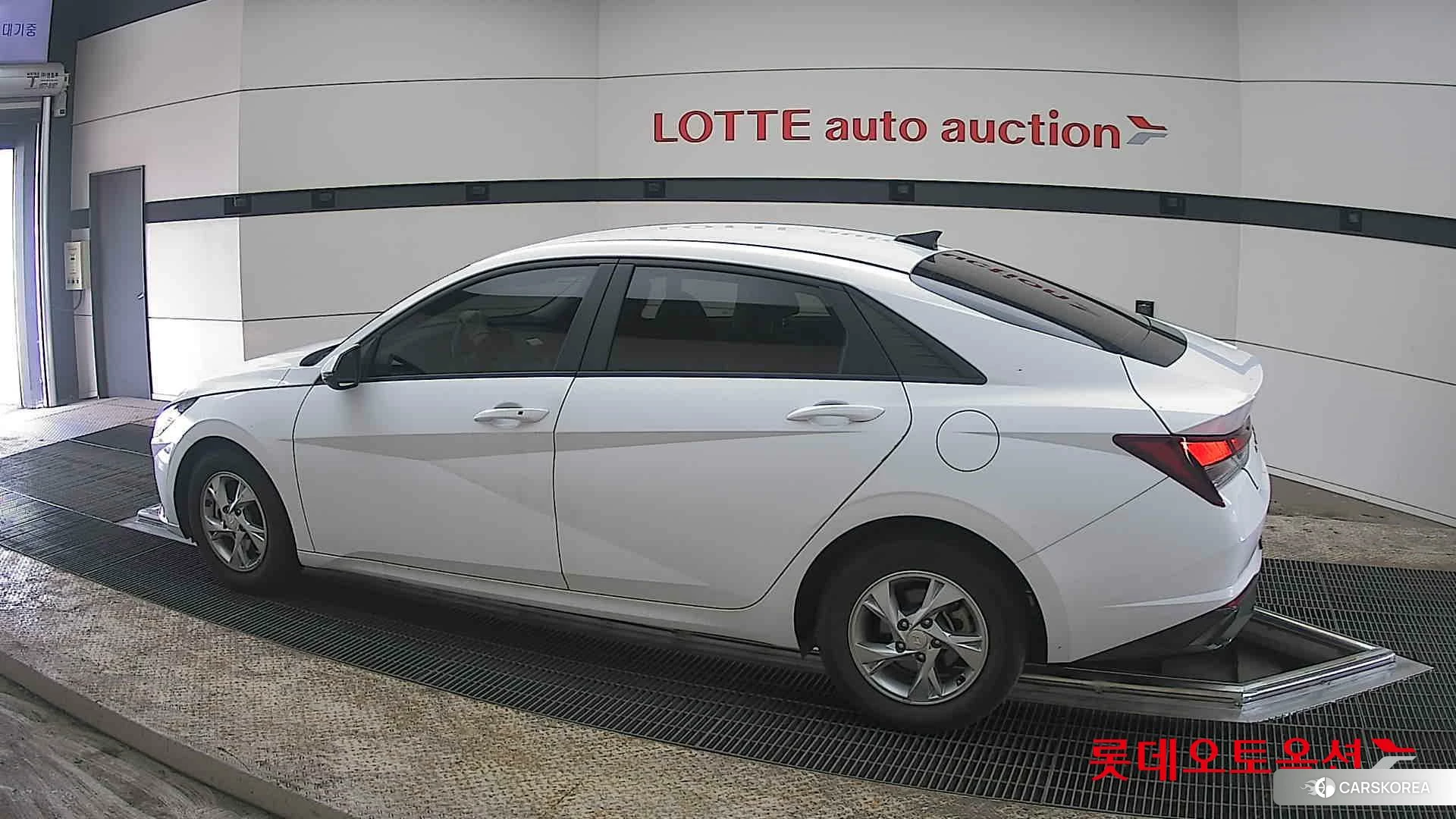 Hyundai Avante 2021 Polar White из Кореи, фото 2