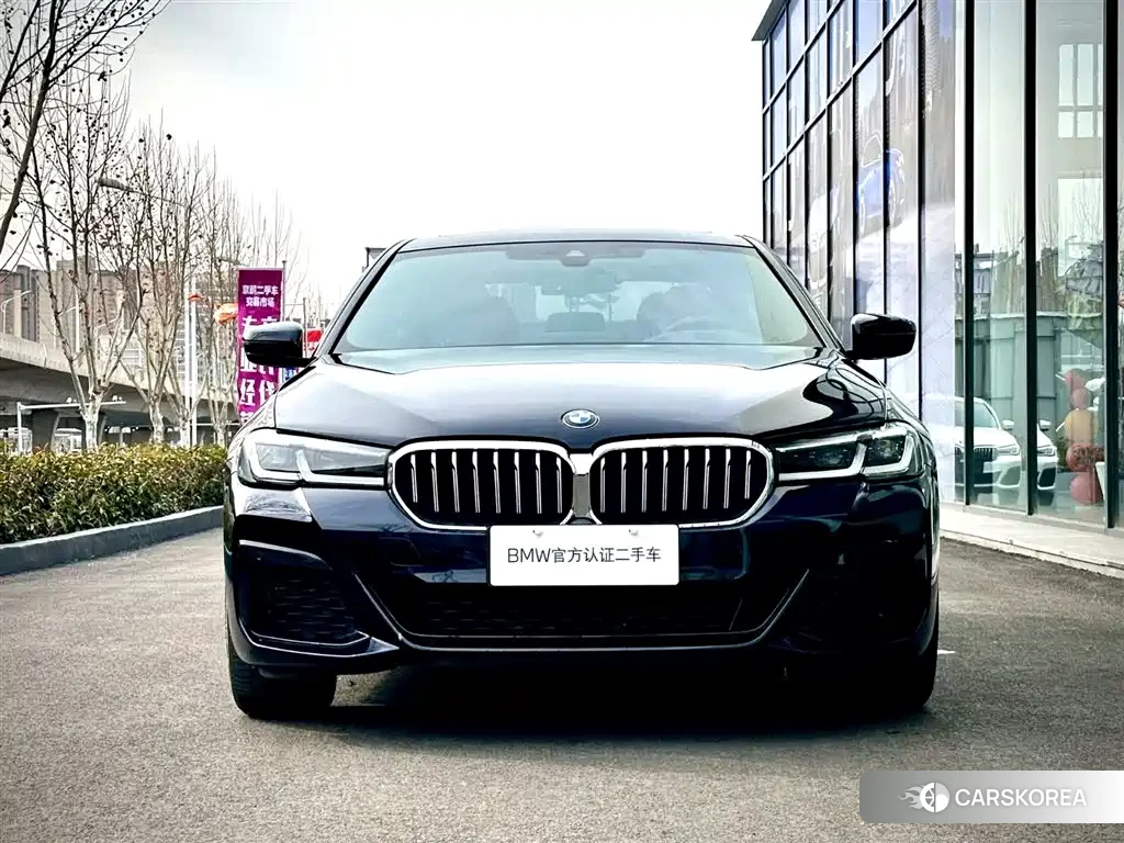 BMW 5 series 2023 Черный из Китая, фото 2