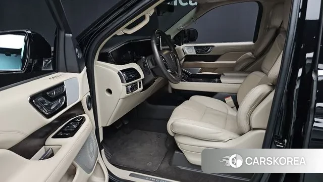 Lincoln Navigator 4th generation 2021 Черный из Кореи, фото 2