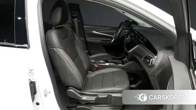 Chevrolet (GM Daewoo) Bolt EUV 2023 Белый из Кореи, фото 2