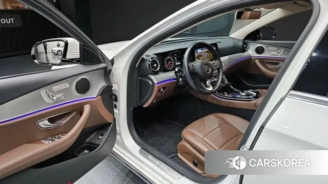 Mercedes-Benz E-Class W213 2018 Белый из Кореи, фото 2