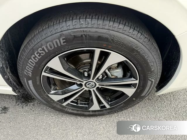 Nissan Xuan Yi 2022 Белый из Китая, фото 2