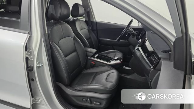 Kia Niro Plus 2022 Серебряный из Кореи, фото 2